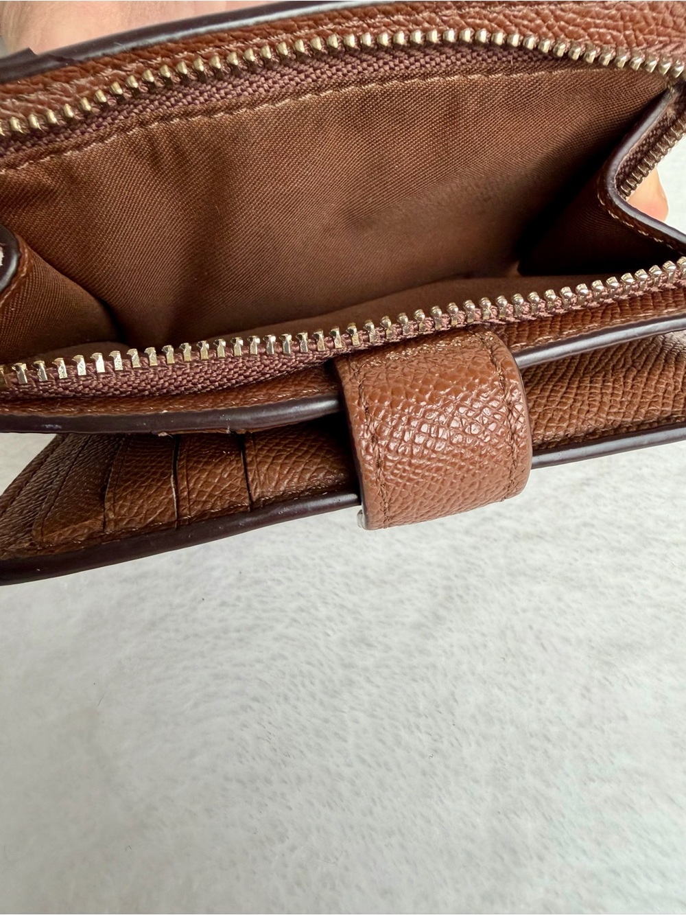 Coach Medium Corner Zip Wallet in Crossgrain Leather (Light Saddle) F11484 - Picture 8 of 15